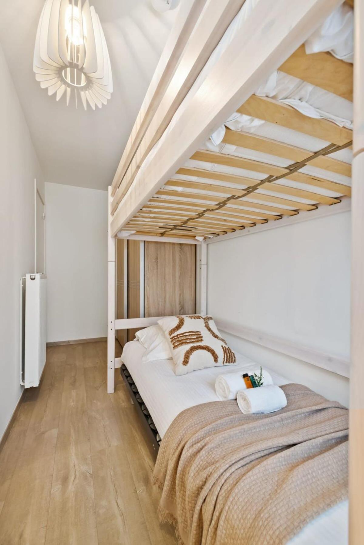 Beautiful Bel-etage In Appartement Blankenberge