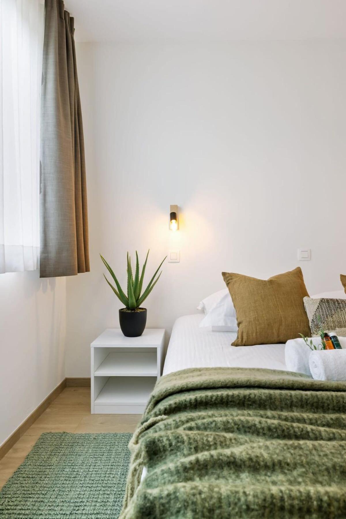 Beautiful Bel-etage In